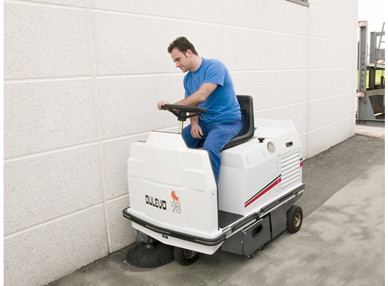 Dulevo 75 sweeper of driving type