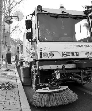 “道路寶”在清掃路面