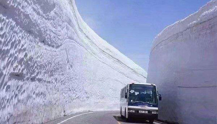 雨雪天氣道路清掃車行車要注意安全